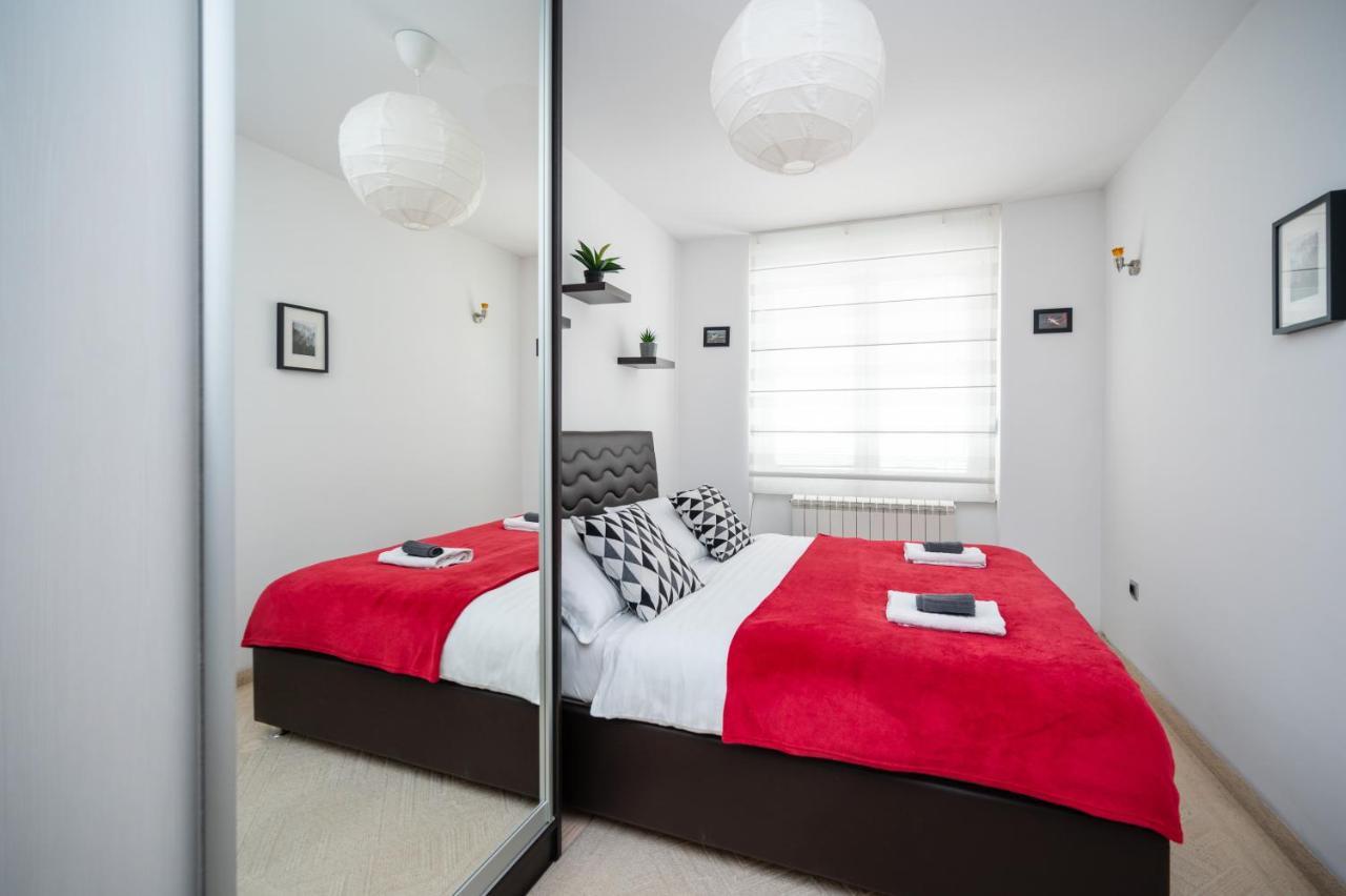 Bright 1Bdr Apartment In The City Center Sarajevo Exterior photo