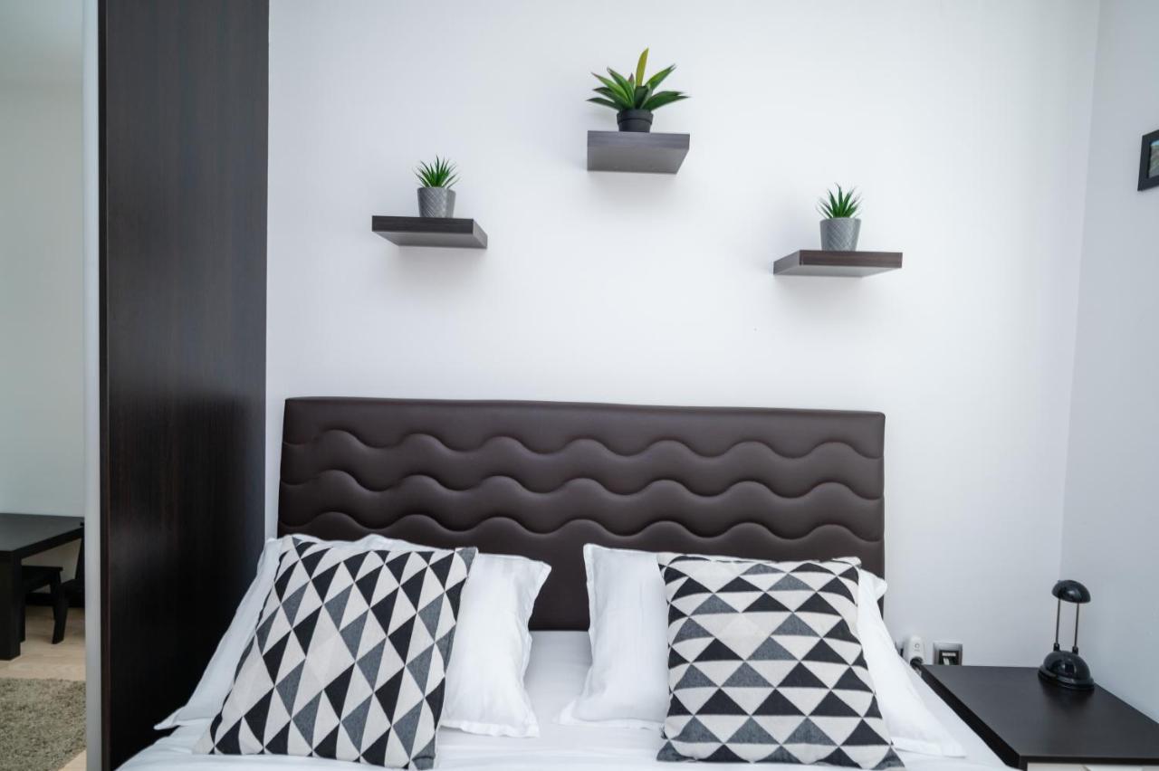 Bright 1Bdr Apartment In The City Center Sarajevo Exterior photo